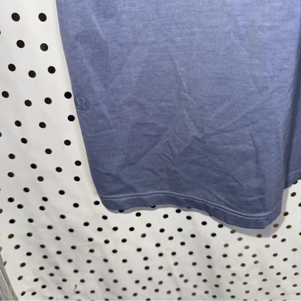 Lululemon Men's Blue T-Shirt